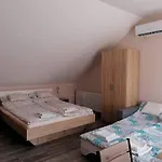 홈스테이 Aniko 잘라카로쉬